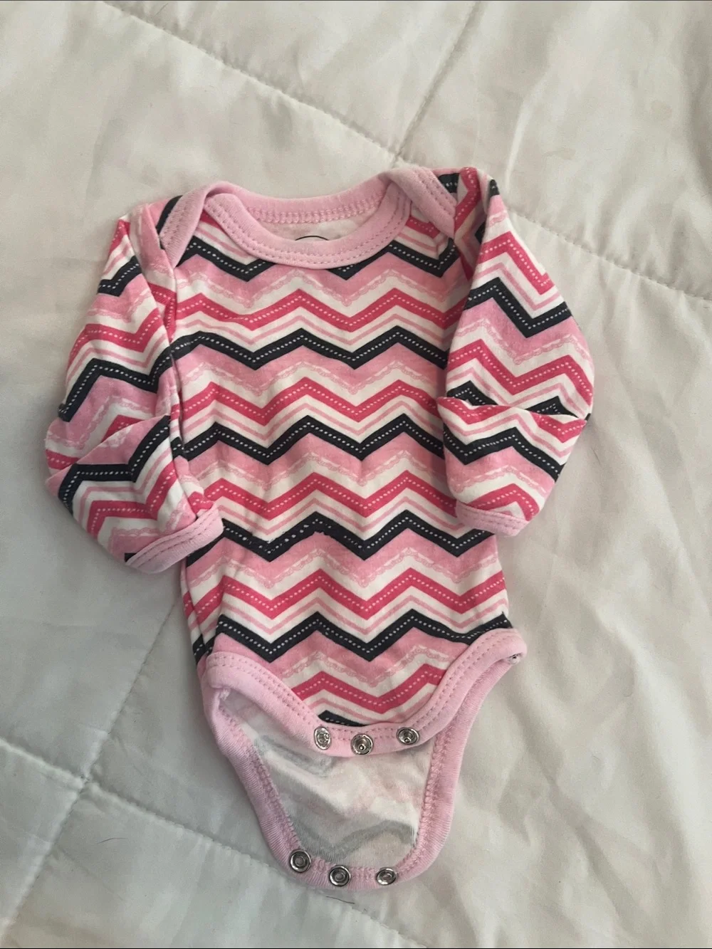 Luvable Friends 3-Pack Pink Long-Sleeve Bodysuits with Fox, Chevron & Clover